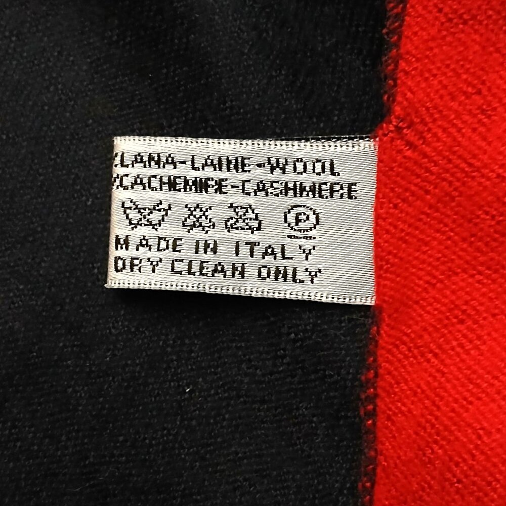 CHANEL Vintage Black & Red Reversible Color Block Wrap Shawl Scarf w/ CC Logo - Picture 10 of 11